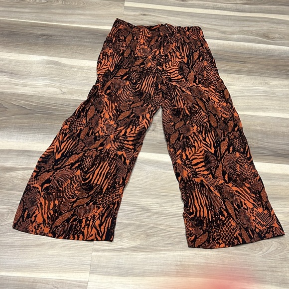 Aritzia Wilfred flowy straight leg pants size small - Picture 8 of 11